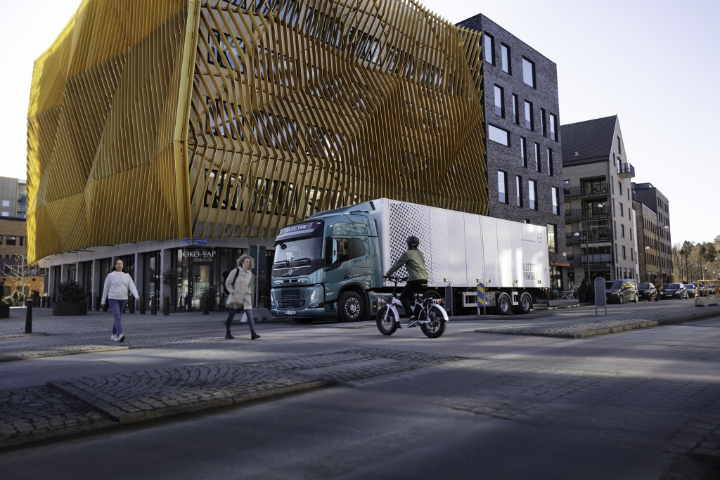 Volvo Trucks lisää äänihälytykset sähkökuorma-autoihinsa