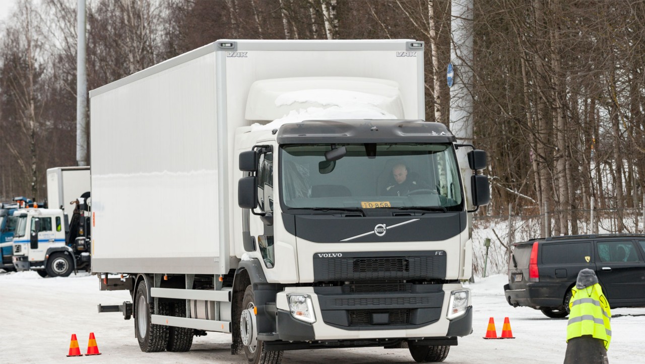 Tapiolan Lampo Oy Paransi Kuljettajien Taitoja Koulutuksella Volvo Asiakaslehti